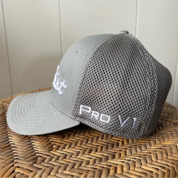 Titleist Pro V1 FJ New Era flex fit medium - large hat cap - Picture 5 of 5
